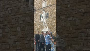 ПРОЙДЕМСЯ ПО ПЛОЩАДИ ФЛОРЕНЦИИ🇮🇹#обзор #рекомендации #путешествия  #мнение #мир #история #жизнь