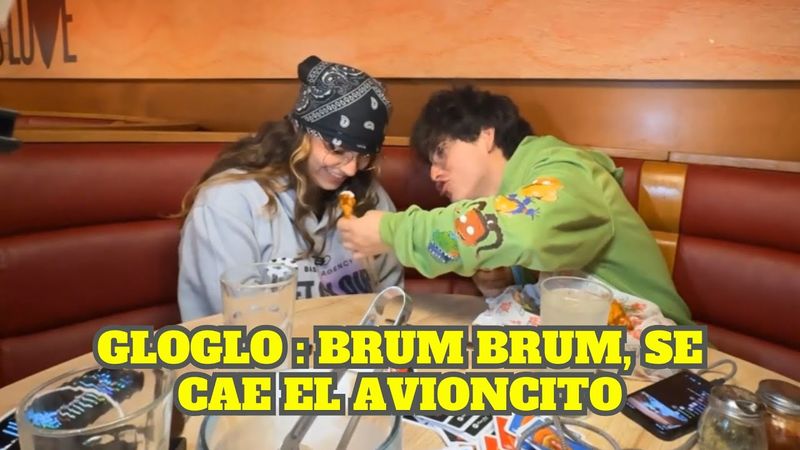 GLOGLO LE HACE EL AVIONCITO A EMIKUKIS