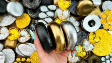 Relaxing ASMR Triggers: Gentle Soap Breaking, Glitter Foam Crushing, and Soft Scratching Sounds