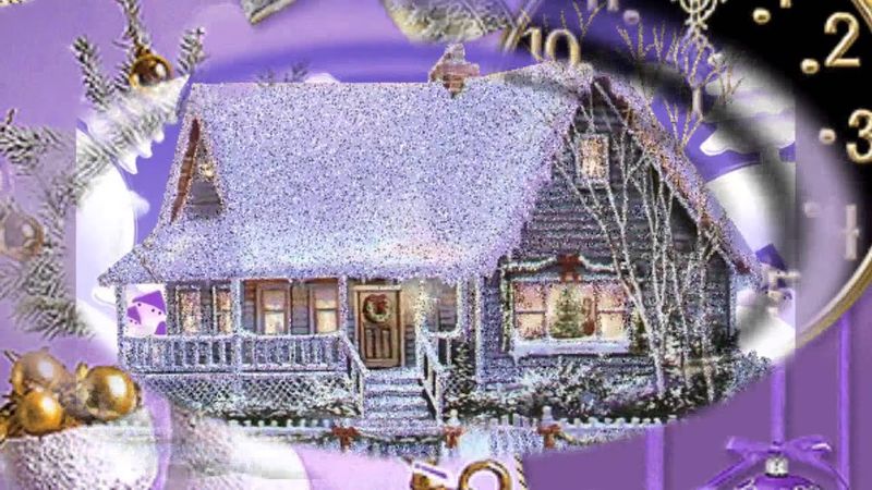 Новый год - ёлка, шарики, хлопушки.