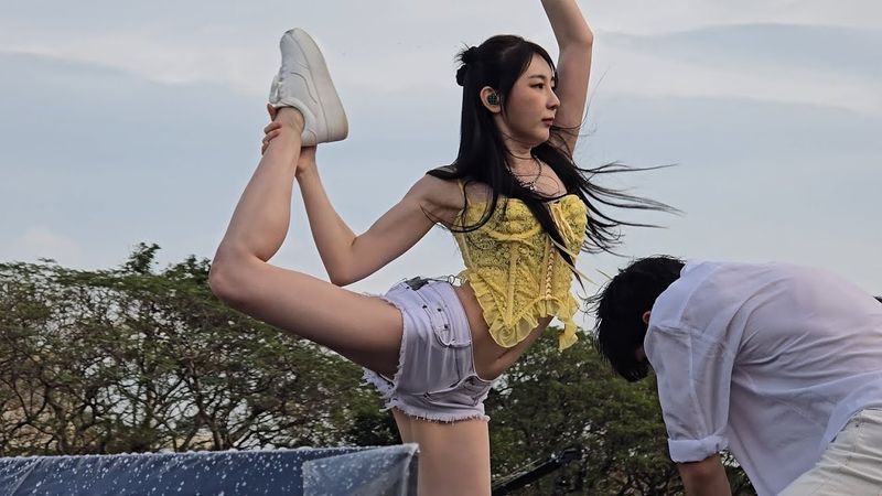 250222 LEE CHAEYEON  이채연  FANCAM 직캠 WATERBOMB MANILA 2025