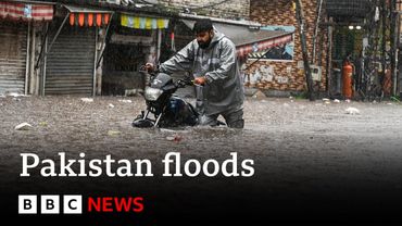 Pakistan evacuations as floods devastate parts of Punjab | BBC News