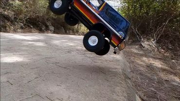 Traxxas TRX4 Ford Bronco Rock Crawler Bashing