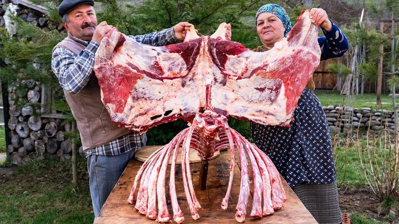 دنده گوساله به سبک دهکده | کنسرو طولانی مدت و ناهار در آتش