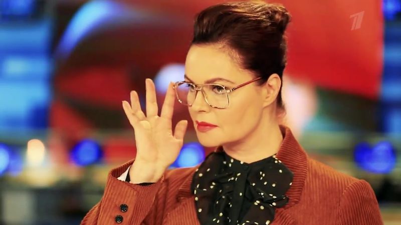 Образы ведущих программы "Время" разных лет в лице Екатерины Андреевой