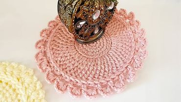 Эта салфетка под вазочку или кружку непременно украсит ваш прекрасный дом!