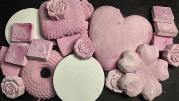 Dreamy pink chalk 🌸💮💕 | ASMR crushing satisfaction