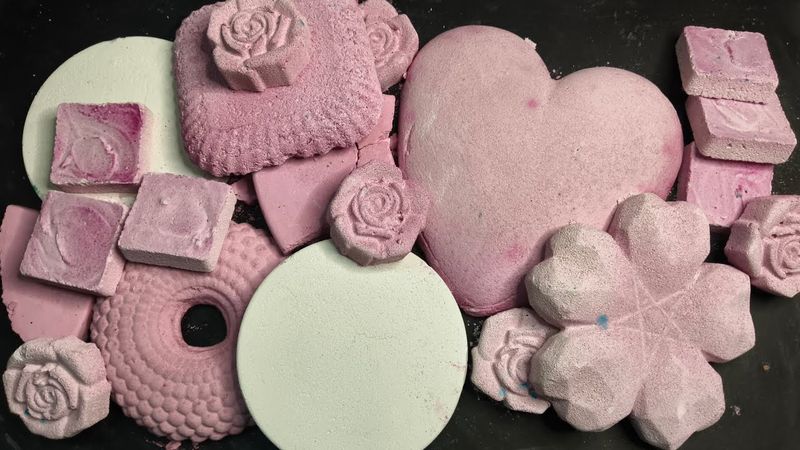 Dreamy pink chalk 🌸💮💕 | ASMR crushing satisfaction