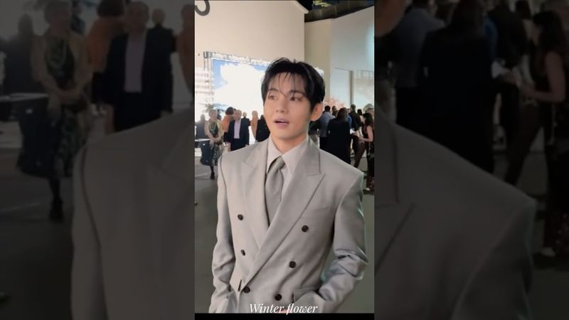 Ему зеркальце в ответ, ты Шикарен спору нет🫠