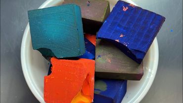 Small bucket vibrant crush💕