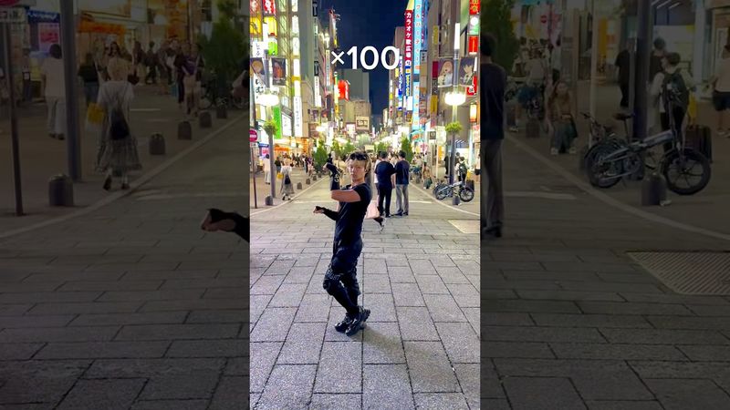 歌舞伎町で3時間かけて踊り続ける男がヤバすぎる‼︎ This guy dances for 3 hours straight in Kabukicho - it's crazy⏳