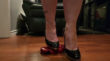 Crystal crushes a camaro in heels #asmrcrush #asmrsounds #camaro #highheels #rccars