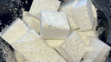 ASMR | Gym Chalk ASMR | Extreme Super Squeaky Crush | Baby + Cornstarch topped fresh crispy blocks