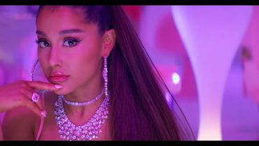 Ariana Grande - 7 rings [4K, Remastered]
