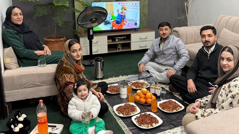 امشب بعد از مدت ها آشک پزی کردیم با قصه های دوران نامزدی😋❤️