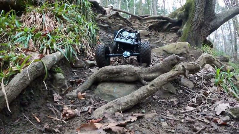 Gmade Gom crawler on the trails Axial Losi Traxxas