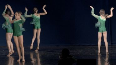 "Врассыпную". Детский танец. Возраст 9-10.