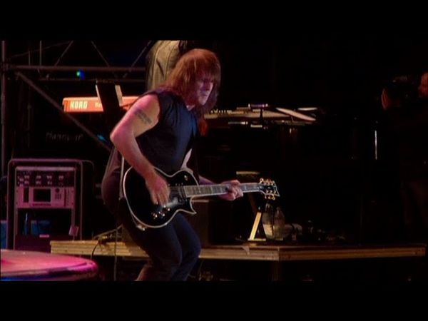 Manowar Dark Avenger live, with Ross the Boss!