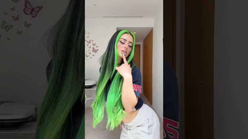 He‘ll drive a funky car 🚗💚 #dance