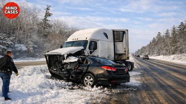 Icy Road Madness Caught on Camera – 26 Minutes of Black Ice Winter Driving Fails