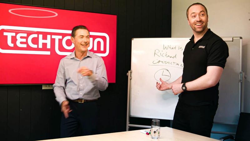 ТекТаун нанимает КОНСУЛЬТАНТА