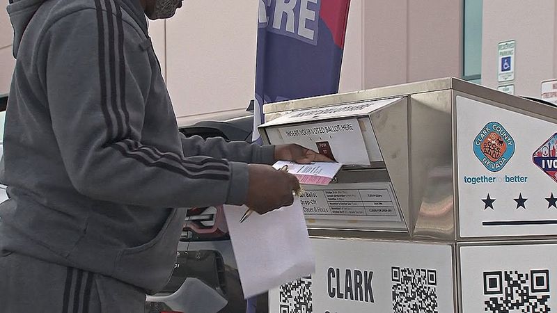 Дональд Трамп хочет запретить голосование по почте