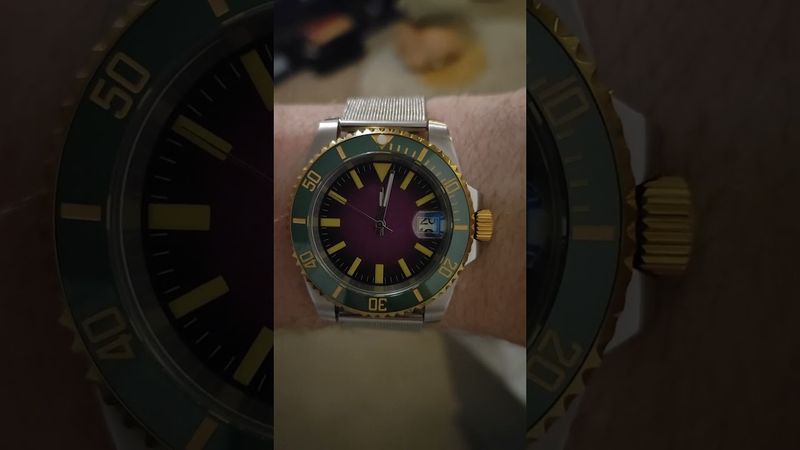 Watching my watch date wheel tick at midnight #satisfying