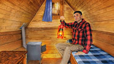 24 ЧАСА В ХИЖИНЕ ВОЗЛЕ НАШЕГО ПРУДА!