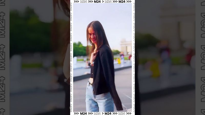 В Москве расстелили красную дорожку для каждого прохожего — просто так ❤️