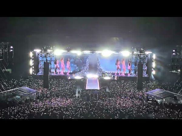 Shakira - GIRL LIKE ME | Las Mujeres Ya No Lloran World Tour #Shakira #LMYNLWorldTour