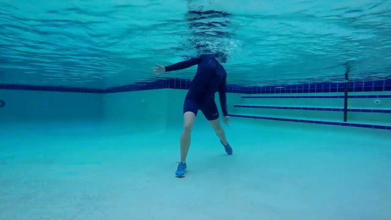 Water Aerobics and Strengthening Exercise: 5 Ways to Ski in the Pool
