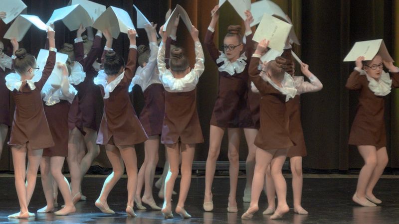 "Не жужжи". Эстрадный танец. Возраст 7-8.