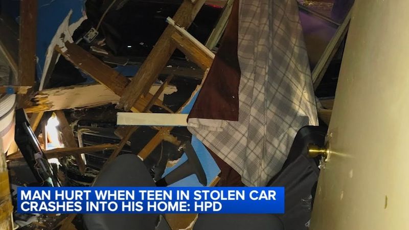 Chase suspect crashes into northwest Houston home, injures man sleeping, HPD says