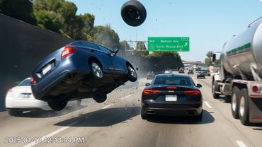 TOTAL IDIOTS IN CARS !