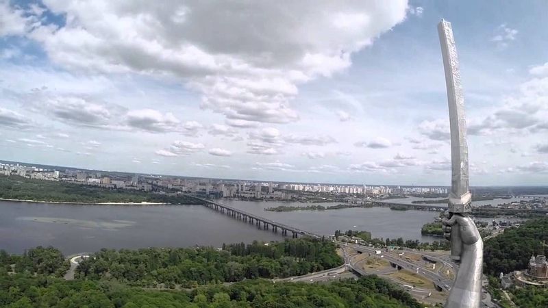 Подъем на монумент Родина-Мать в Киеве  (Climbing on Motherland Kiev)