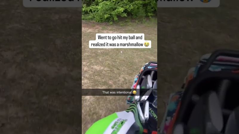 This probably got so many people 😭(via @maui_golfs/TT)