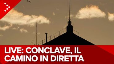 LIVE Conclave, il camino della Cappella Sistina in diretta. Attesa per la fumata: diretta video
