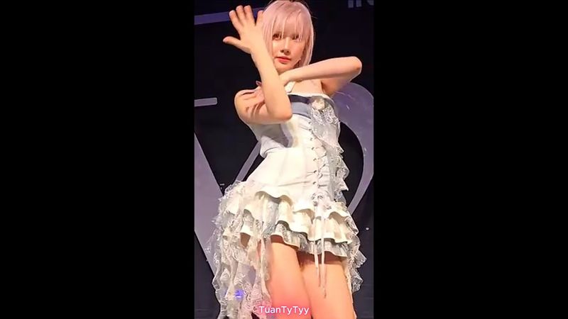 250906 Eunha VIVIZ ''Maniac'' Fancam