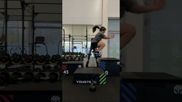 Запрыгивание на тумбу из положения сидя