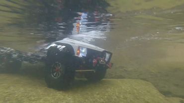 TFL-T10 Full Metal Jeep Cherokee Rain Day Valley Crossing 2