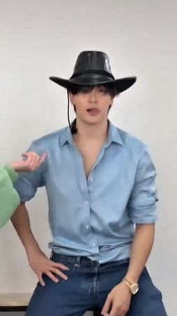 El sombrero lo es todo  #CapCut #joong #joongarchen #vaquero #archen ...
