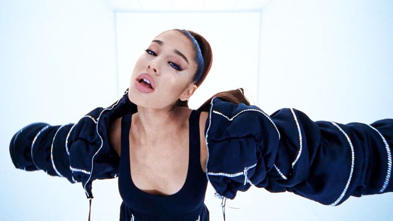 Ariana Grande - in my head (Music Video)