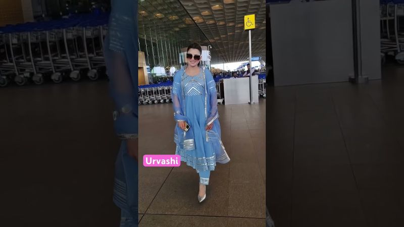 Urvashi rautela snapped at the airport #urvashirautela #urvashi #punjabisong