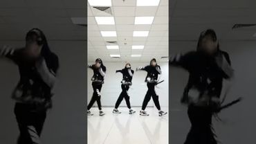 IN A CLUB 😎⭐️ Tuzelity Танцует Шаффл 🔥