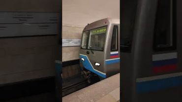 81-760 "Ока" прибывает на станцию "Серпуховская" #москва #метро #ока #поезд #мцк #станция