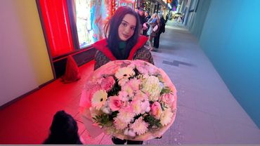 Анар Гуляет на арбате с Кристиной