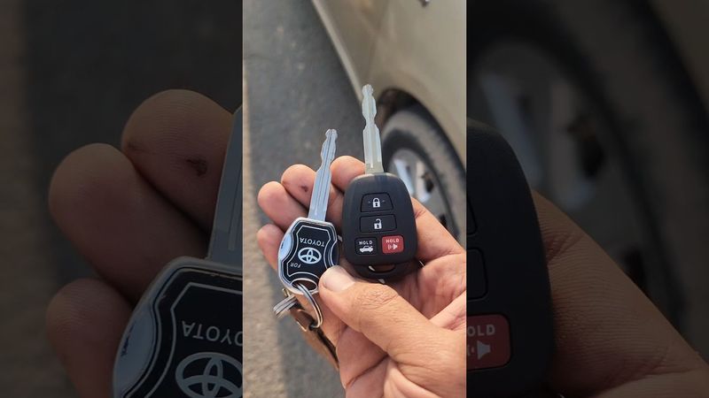 Toyota corolla remote programming #key #03000395526 #hajiautos #famous #hujrashahmuqeem #immobilizer