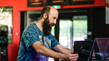 САМООБСЛУЖИВАНИЕ ЗАШЛО СЛИШКОМ ДАЛЕКО