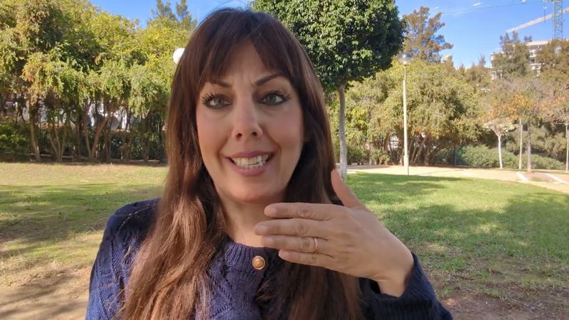 PROHÍBEN TENER GALLINAS, VAN A POR TI