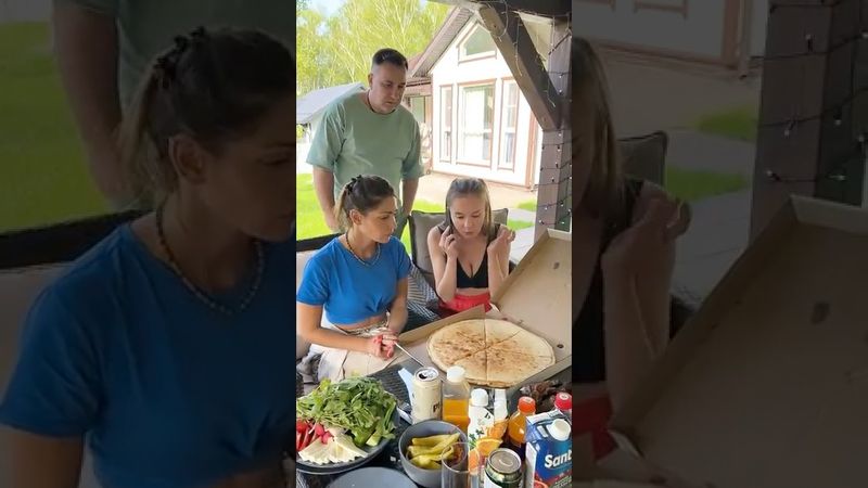 Где наша пицца??